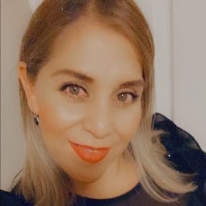 Meet your Posher, Yesenia